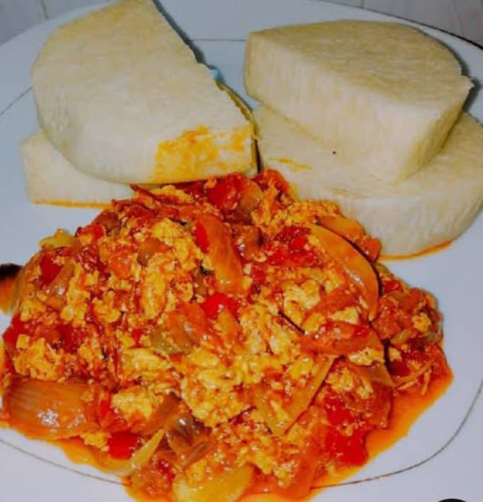 yam and tomatoe sauce